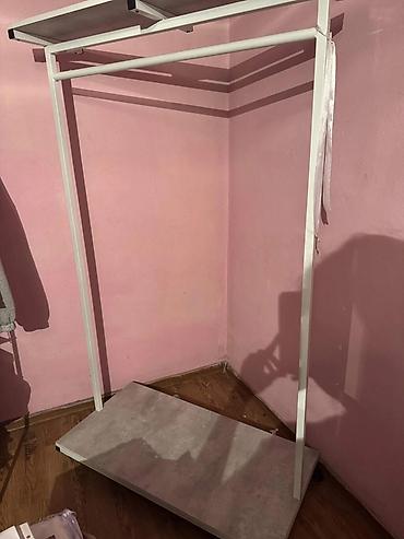 вещалка напольная: Напольная мобильная вешалка-стойка для одежды - Прочная металлическая — 3