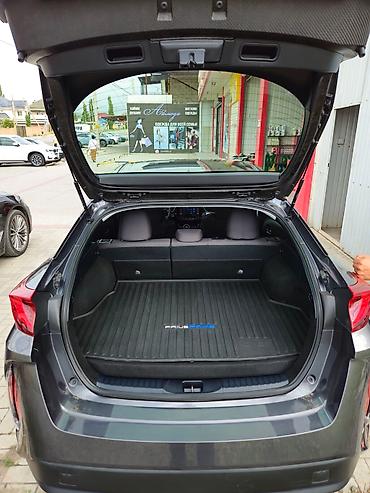 Toyota: Toyota Prius: 2019 г., 1.8 л, Вариатор, Гибрид, Хэтчбэк — 14