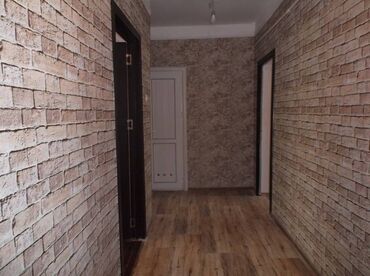 Ofislər: Xətai metrosuna yaxin 7 mertebeli binanın 2-ci mərtəbəsində yerləşən — 6