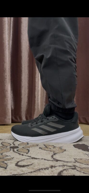беговые красовки: Мужские кроссовки, 40.5, Adidas, Новый, цвет - Черный, Самовывоз, Бесплатная доставка, Платная доставка