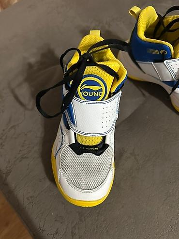 орлов: Продаю б/у детских кроссовок Li-Ning Young
Сост отл — 4