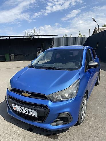 Chevrolet Spark: 2016 г., 1 л, Вариатор, Бензин, Хетчбек