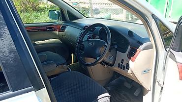 Toyota: Toyota Ipsum: 2001 г., Минивэн — 5