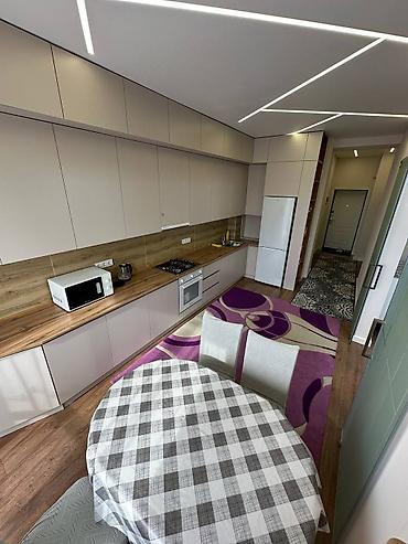 Посуточная аренда квартир: 2 комнаты, Душевая кабина, Постельное белье, Кондиционер — 3