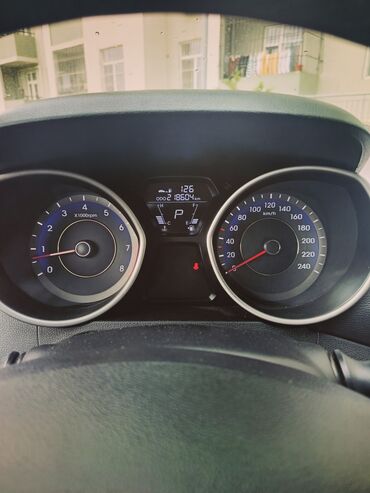 Hyundai: Hyundai Elantra: 1.8 l | 2011 il Sedan — 18