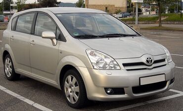 семиместные машины: Toyota Corolla Verso: 2004 г., 1.8 л, Механика, Бензин, Универсал