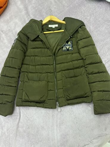 Kurtkalar: Qadın üst geyimləri – müxtəlif modellər 1) Açıq boz rəngli dəri — 2