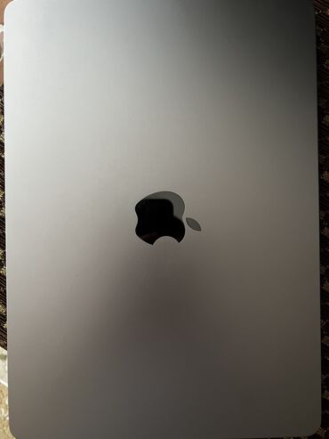 mac air: Apple M2, 8 ГБ ОЗУ, 13.1 "