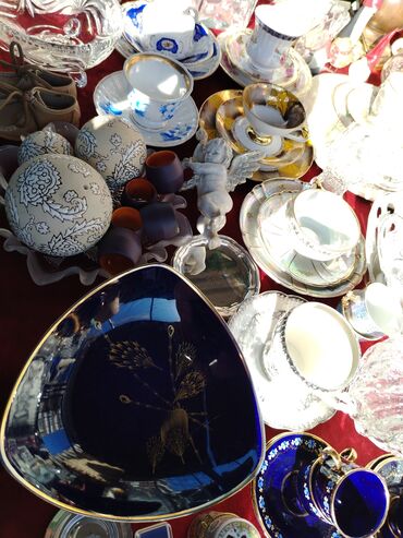 Ostali predmeti za kolekcionarstvo: Cistimo kupujemo selidbe po bgd vracar dog otkup kristal porcelan