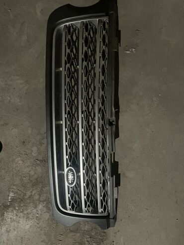 продаю решетки: Продаю решетку радиатора на Range Rover l322 2 г.г оригинал в хорошем