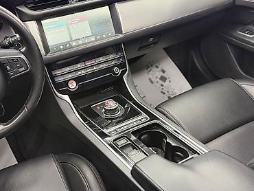 Продажа авто: Jaguar XF: 2019 г., 2 л, Автомат, Бензин, Седан — 9