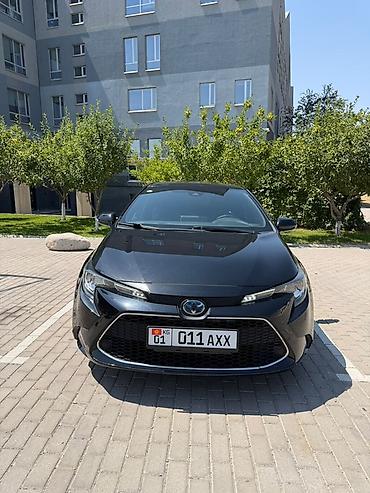 Toyota Corolla: 2021 г., 1.8 л, Вариатор, Гибрид, Седан at lalafo.kg Toyota Corolla: 2021 г., 1.8 л, Вариатор, Гибрид, Седан