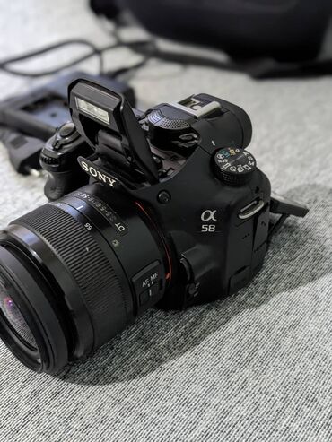 Фотоаппараты: Фотокамера Sony Alfa 58 с КМОП-матрицей APS-C в отличном состоянии!