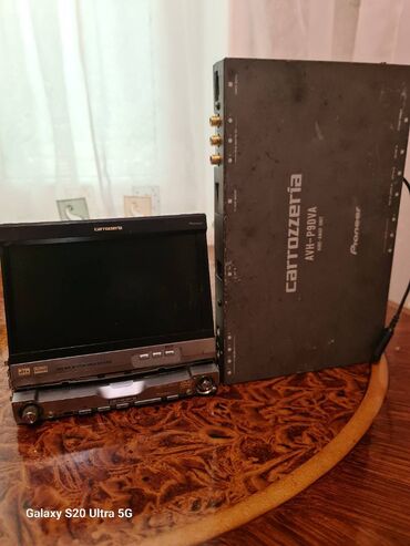 Mikrofonlar: Maqnitolla Pioneer carrozzeria AVH-P9DVA Dunyada 1100 ed buraxilib