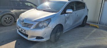 Toyota: Toyota Verso: 2014 г., 1.6 л, Механика, Бензин, Минивэн