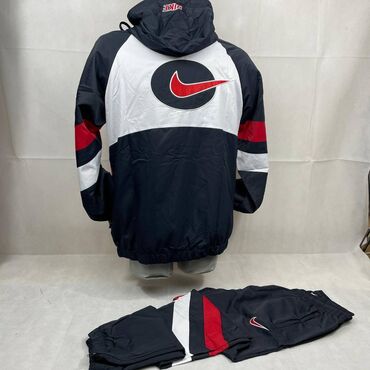 Trenerke: Nike muška trenerka

Novo
Veličine s m l xl 2xl 3xl — 3