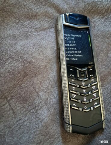 damasni telefon: Vertu Signature Touch, < 2 GB Memory Capacity, rəng - Boz