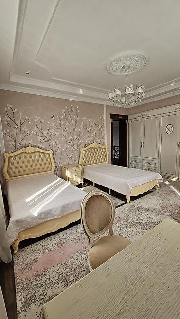 Продажа коттеджей и домов: Классический трехэтажный дом с благоустроенным двором и премиальной — 12