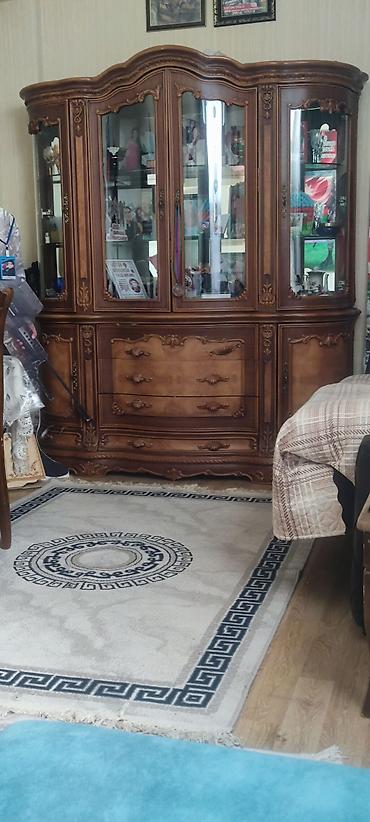 skaf suseli: Klassik üslubda taxta vitrin-konsol dəsti - Material: masif ağacdan — 1
