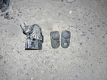 Панели, обшивки: Митсубиси паджеро 3 дизель 3.2 только запчасти те которые на фото — 28
