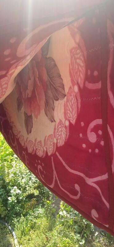 двухъярусные кровати металлические бишкек: Продаю плед очень теплый, чистый. плед двухслойный. нахожусь в