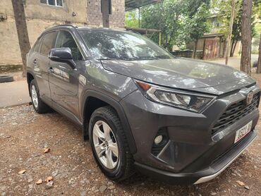 посадка авто: Toyota RAV4: 2021 г., 2.5 л, Автомат, Бензин, Кроссовер