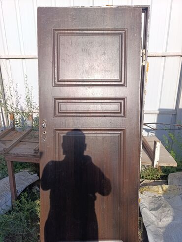 аквариум ремонт: Комплект для дачи/хозпостроек: дверь, металлическая лестница и