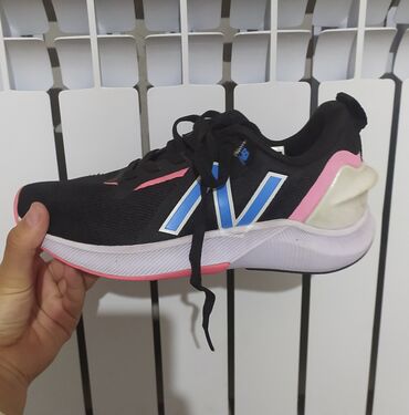 Women's Sneakers and athletic shoes: Кроссовки, 35.5, 36, New Balance, Новый, цвет - Черный, Бесплатная доставка
