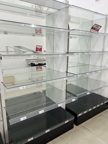 Rəf vitrinləri: Magaza ucun vitrinler hundurluk 1.50 en 090 sm. Divar vitrinleri ise — 7