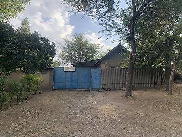 дом пр: Продаётся частный дом с большим двором и хозпостройками, документы в — 1