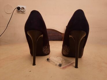Salonke: Salonke, 39 — 18