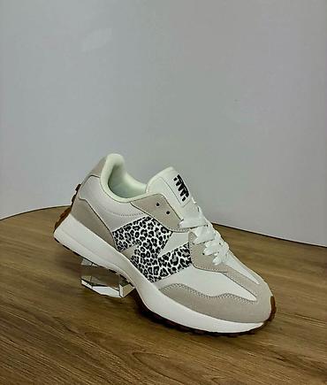 Patike: New Balance Clasic
3600
 36-41
K💜 — 7