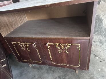 tv stand: Televizor altlığı