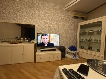 Qonaq otağı dəstləri: Qonaq otağı üçün mebel dəsti Tərkibi: - Geniş güzgülü bufet: 4 — 11