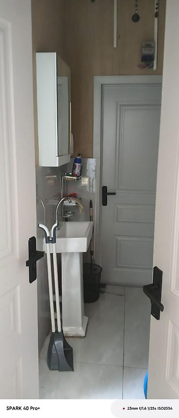 Otaqların uzunmüddətli kirayəsi: Salam alekum 4 mk erazidinde tam yolun kenarinda insanlarin cox gedis -da lalafo.az — 10 Otaqların uzunmüddətli kirayəsi: Salam alekum 4 mk erazidinde tam yolun kenarinda insanlarin cox gedis — 10