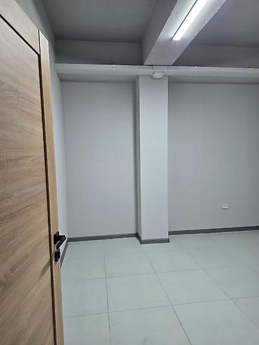 Аренда офисов, 12 м², В бизнес центре, 1 линия, С отдельной кухней, С отдельным входом