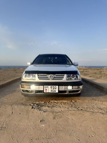 купить запчасти на опель вектра б: Volkswagen Vento: 1993 г., 1.8 л, Механика, Бензин, Седан
