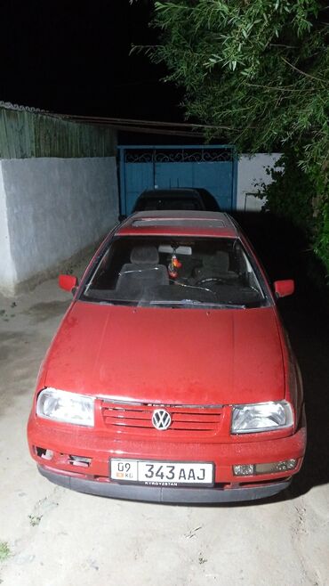 tayota runx: Volkswagen Vento: 1994 г., 2 л, Механика, Бензин, Седан