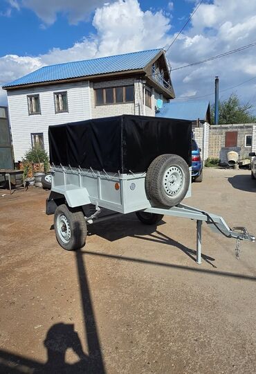 Qoşqular: Yük qoşqusu – tək oxlu, yanları hündür, karkaslı və brezent örtüklü - — 1