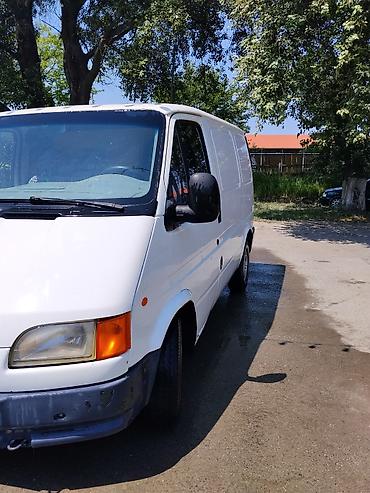 mercedes benz 208 d: Ford Transit: 2.5 l | 1998 il 360000 km Van body type — 2