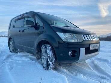 форт минивен: Mitsubishi Delica: 2010 г., 2.4 л, Автомат, Бензин, Минивэн