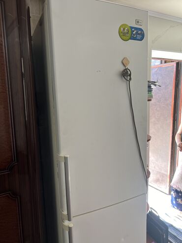 холодильник 5000 сом: Муздаткыч Bosch, Колдонулган, Эки эшиктүү, 65 * 200 * 65