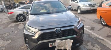 срочно продаю машину бишкек: Toyota RAV4: 2021 г., 2.5 л, Автомат, Бензин, Кроссовер