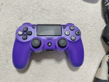 Геймпады (Джойстики): Продаю геймпад dualshock 4, хорошая реплика был подарен но не