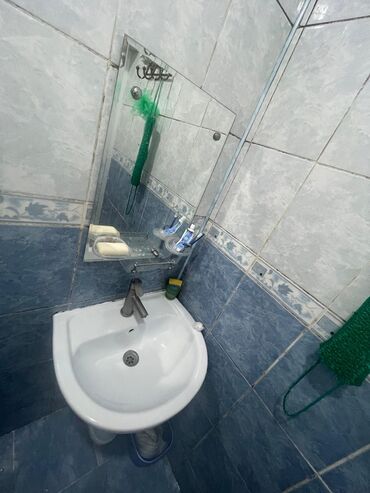 Uzunmüddətli kirayə mənzillər: Yeni Suraxanı 3/1 Sənəd kupça 3 otağ 56kv Binanın qarşısında üstü — 10