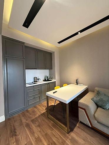 Uzunmüddətli kirayə mənzillər: ✨ PREMIUM TƏKLİF! ✨ 📍 Elmlər metrosuna 5 dəqiqəlik məsafə 🏢 Premium — 9