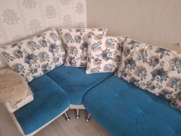 İnformatika: Künc divan, Divan