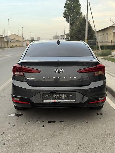 Продажа авто: Hyundai Elantra: 2020 г., 2 л, Автомат, Бензин, Седан — 5