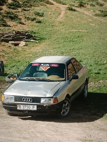 обмен на ауди: Audi 80: 1987 г., 1.8 л, Механика, Бензин, Седан