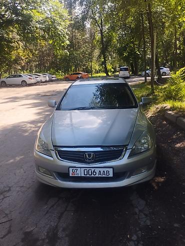 2003: Honda Accord: 2003 г., Седан — 1